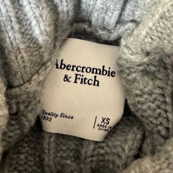 Abercrombie cable knit sweater XS - Picture 3 of 4